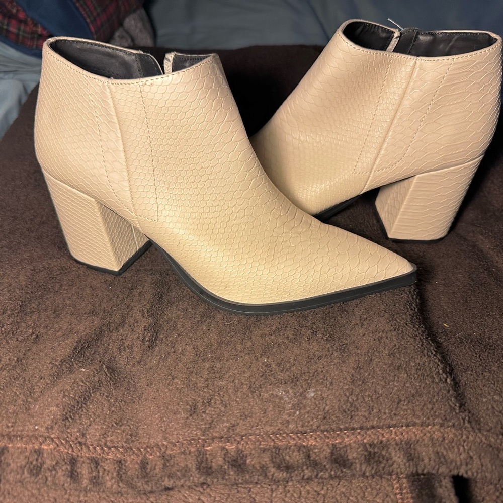 Qupid Ankle Booties